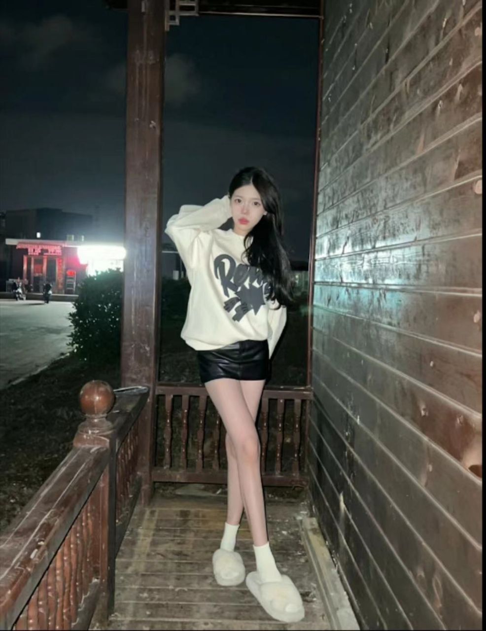 卡卡-拖鞋展示黑丝 卡卡-拖鞋展示黑丝