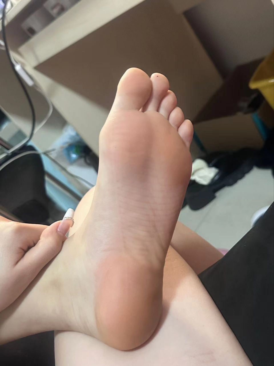 卡卡-拖鞋展示黑丝 卡卡-拖鞋展示黑丝