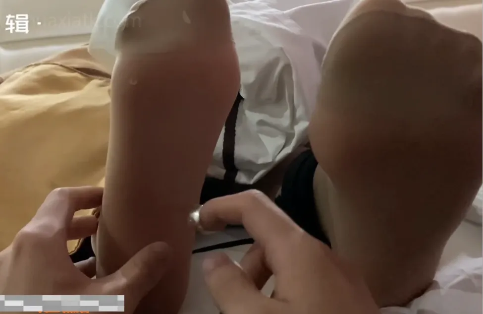 (绝版)温柔嫩脚姐姐 (绝版)温柔嫩脚姐姐