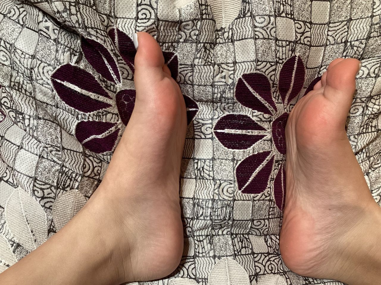 卡卡-这大骚脚真想舔 卡卡-这大骚脚真想舔