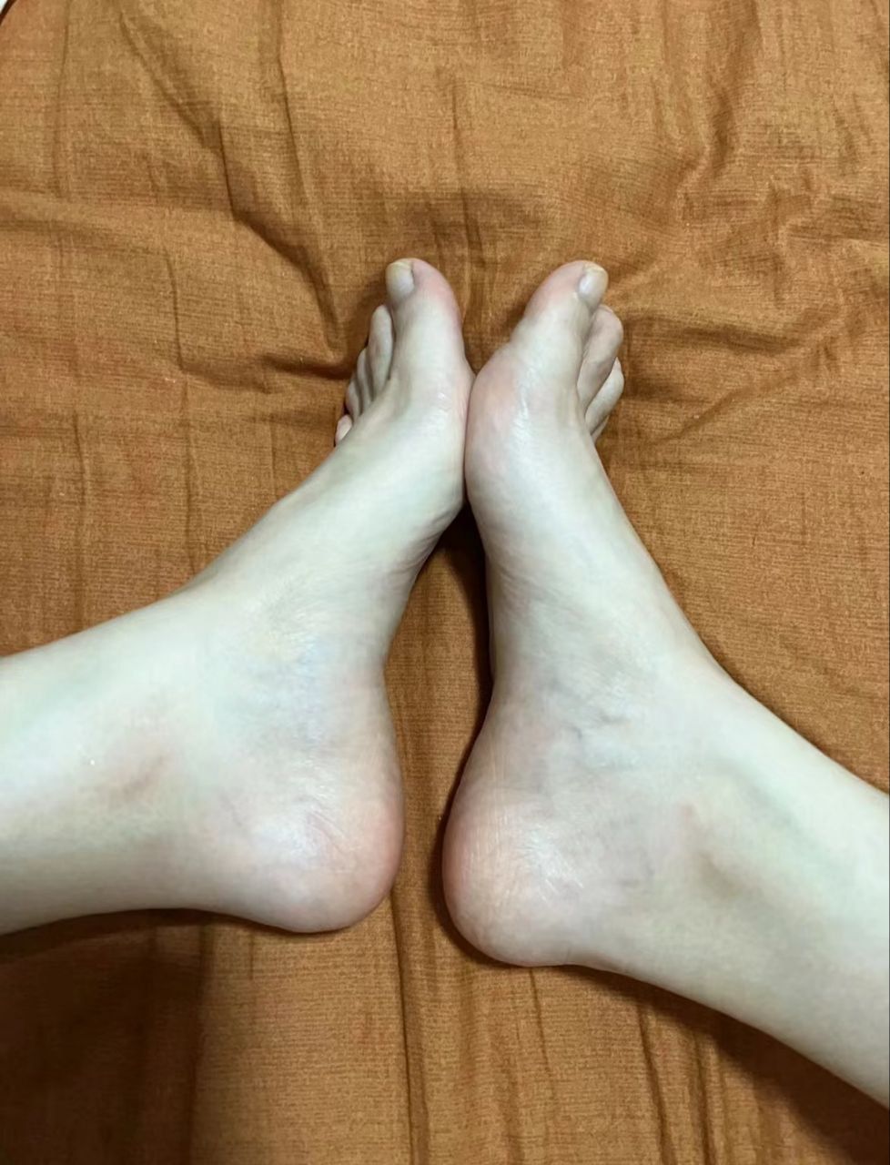 卡卡-极品学妹的黑丝+裸足 卡卡-极品学妹的黑丝+裸足
