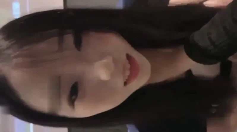 开发足疗美女舔脚 开发足疗美女舔脚