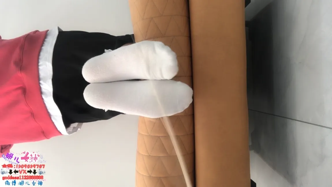 研儿女神打脚心,肉眼可见的红 研儿女神打脚心,肉眼可见的红
