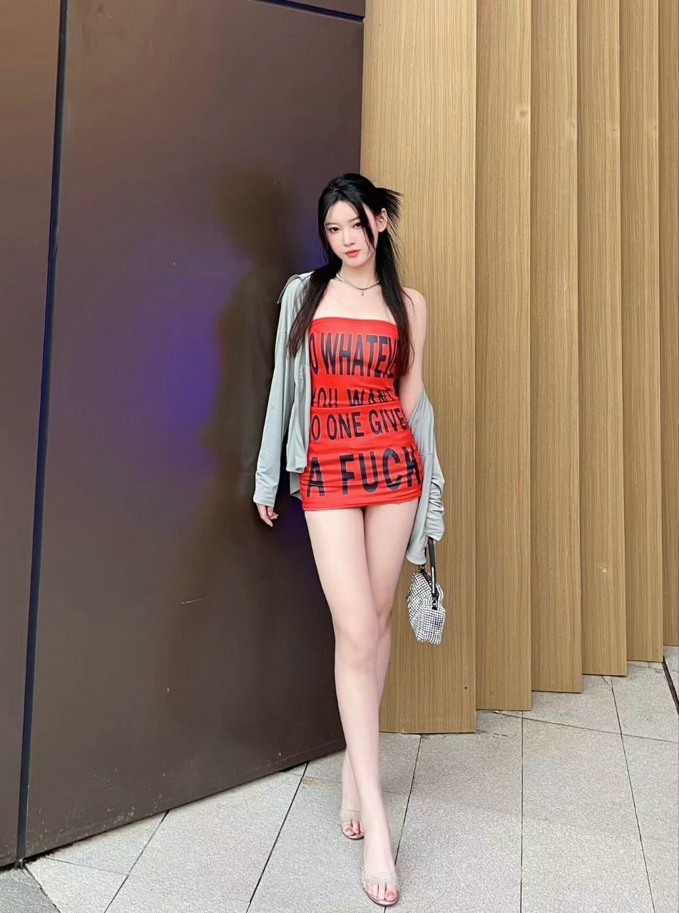 PDSZ-171大长腿美女,脸足同框 PDSZ-171大长腿美女,脸足同框