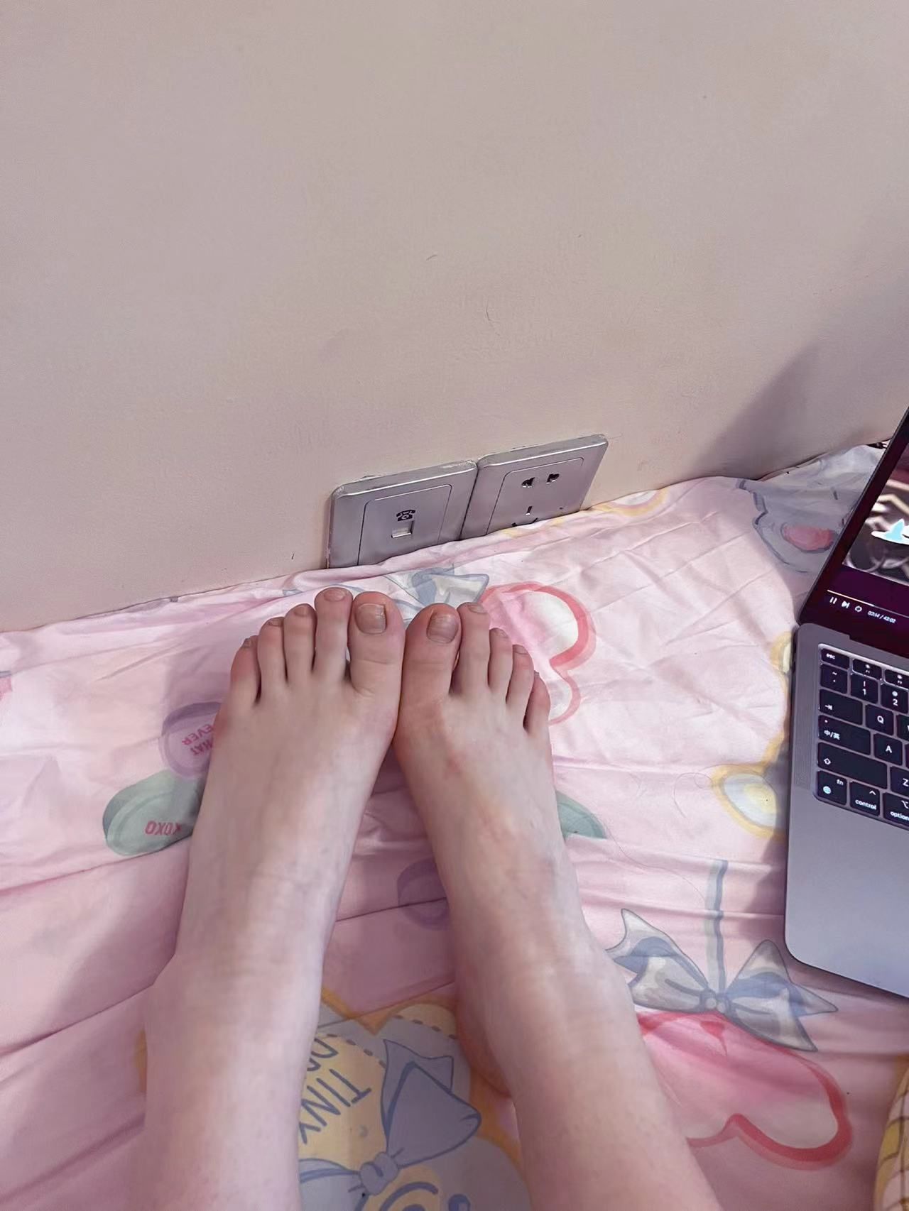 二次元美女的红脚丫 二次元美女的红脚丫