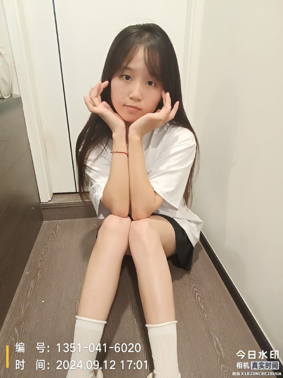 PDSZ-女大荣霞 21岁学生 37码 PDSZ-女大荣霞 21岁学生 37码