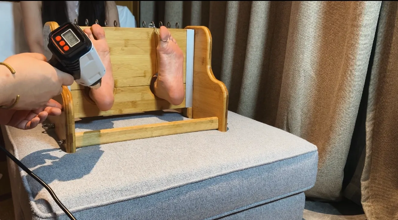 最后的故事冰与电 冰冻、滴蜡、打脚虐足 最后的故事冰与电 冰冻、滴蜡、打脚虐足