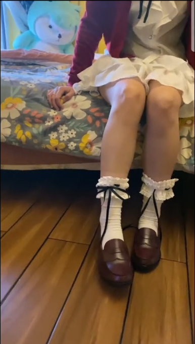 洛丽塔女友体验图钉扎脚 洛丽塔女友体验图钉扎脚