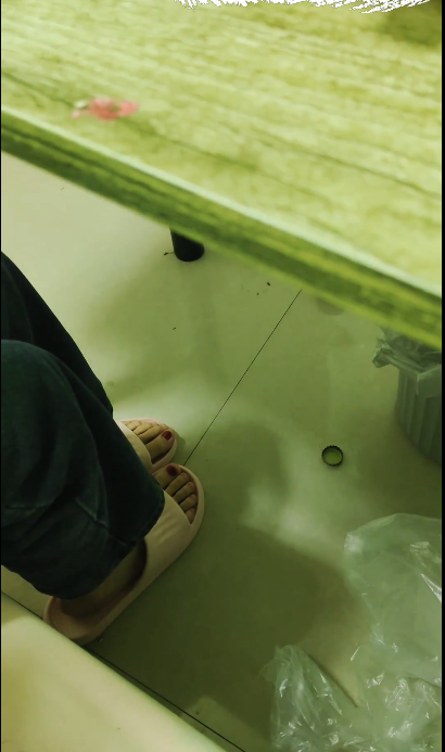 灌醉表妹玩小脚 灌醉表妹玩小脚