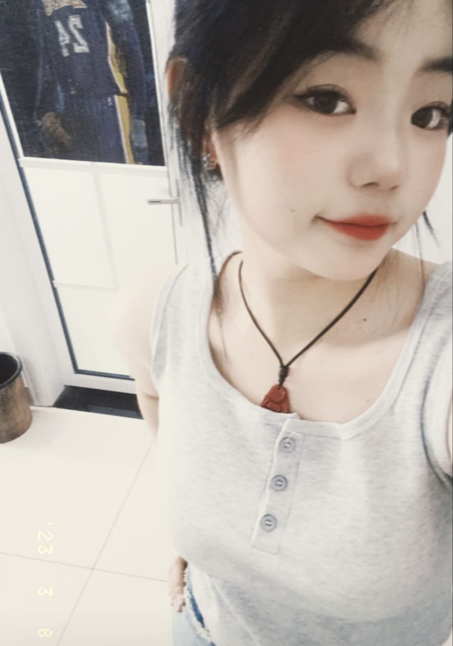 掰指-宿舍床上拍的女大 掰指-宿舍床上拍的女大