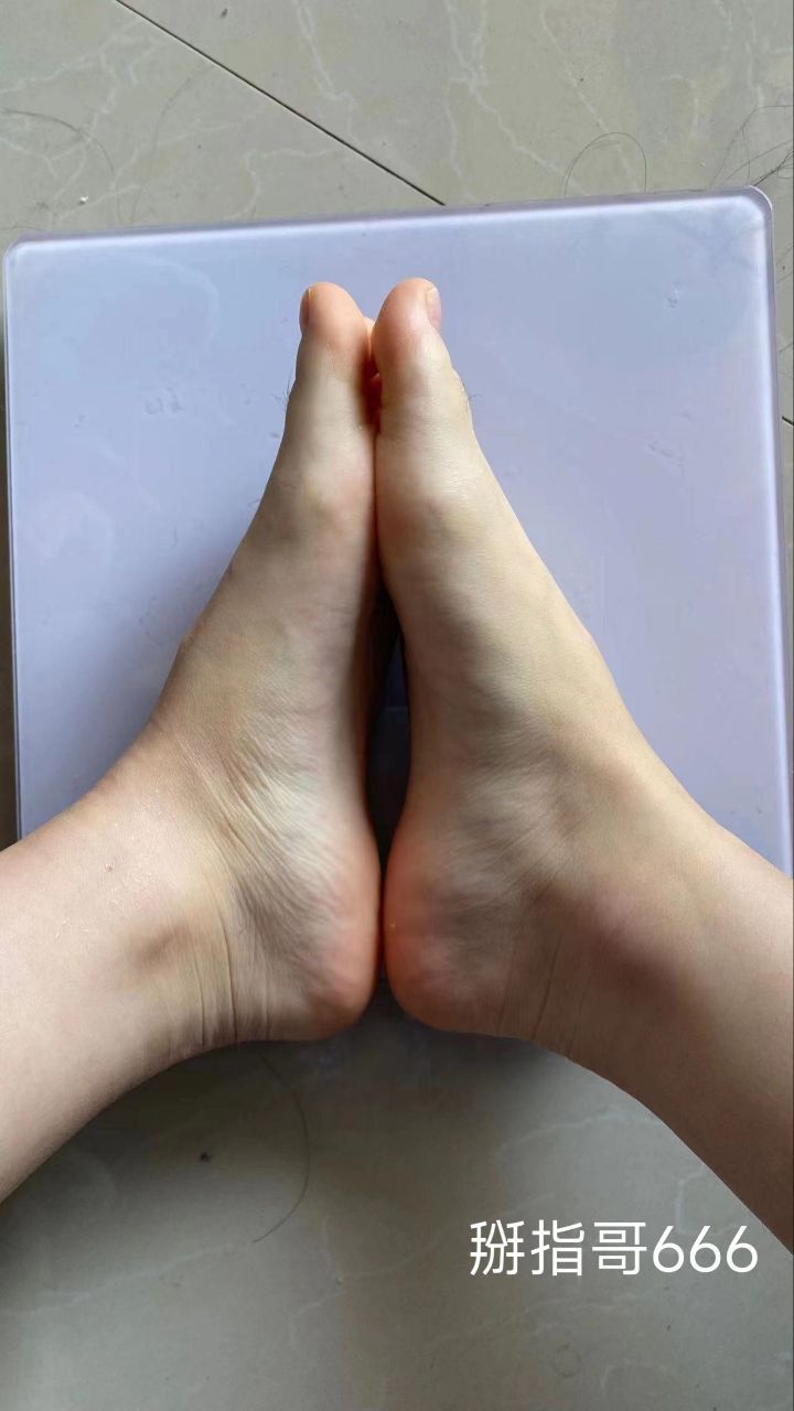 掰指-女大多角度拍脚 掰指-女大多角度拍脚