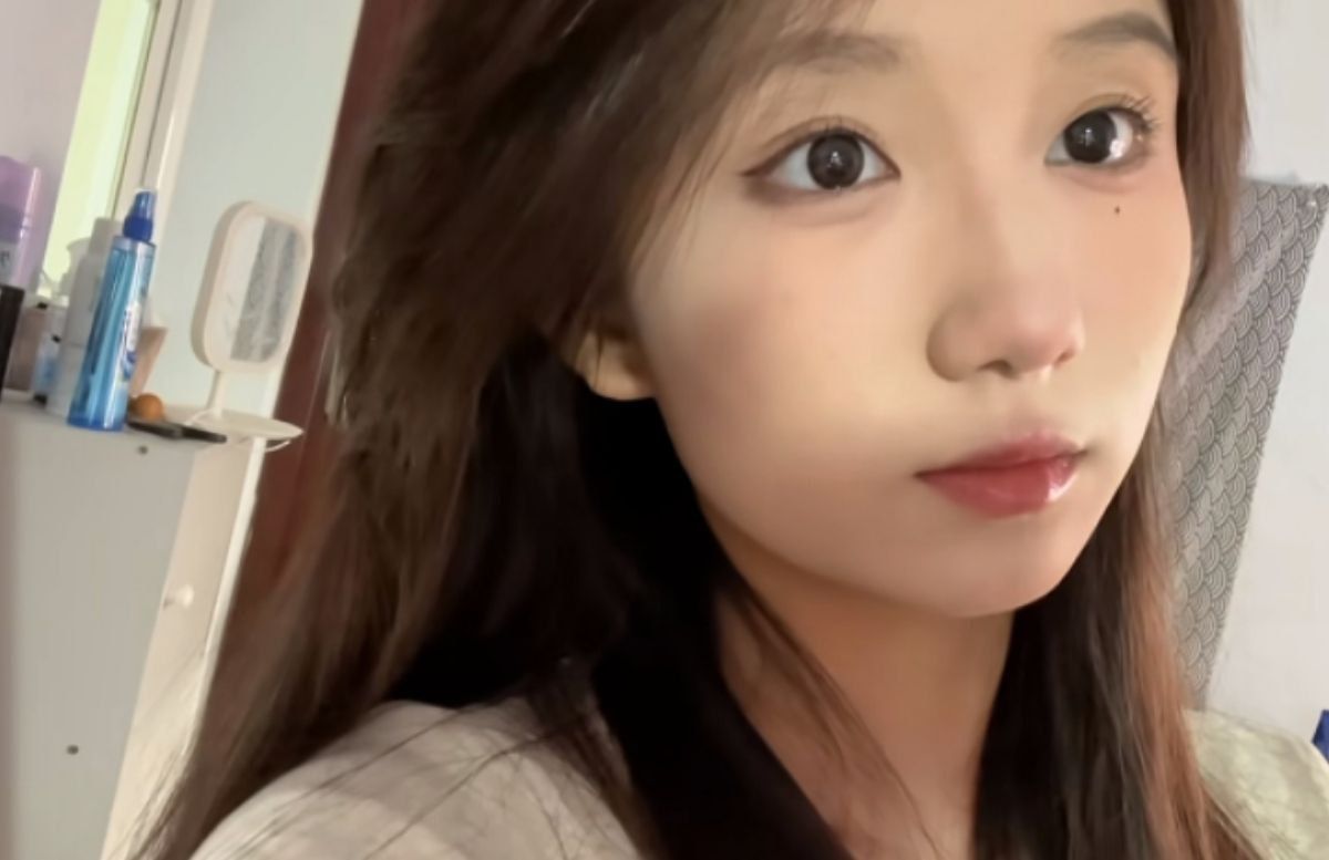 掰指-看着清纯的女大 掰指-看着清纯的女大
