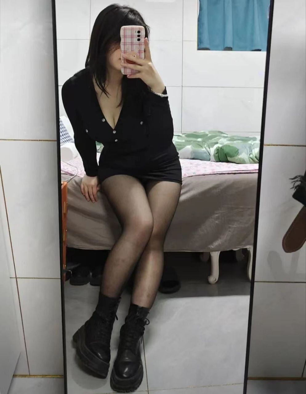 掰指-长相一般的妹子 掰指-长相一般的妹子