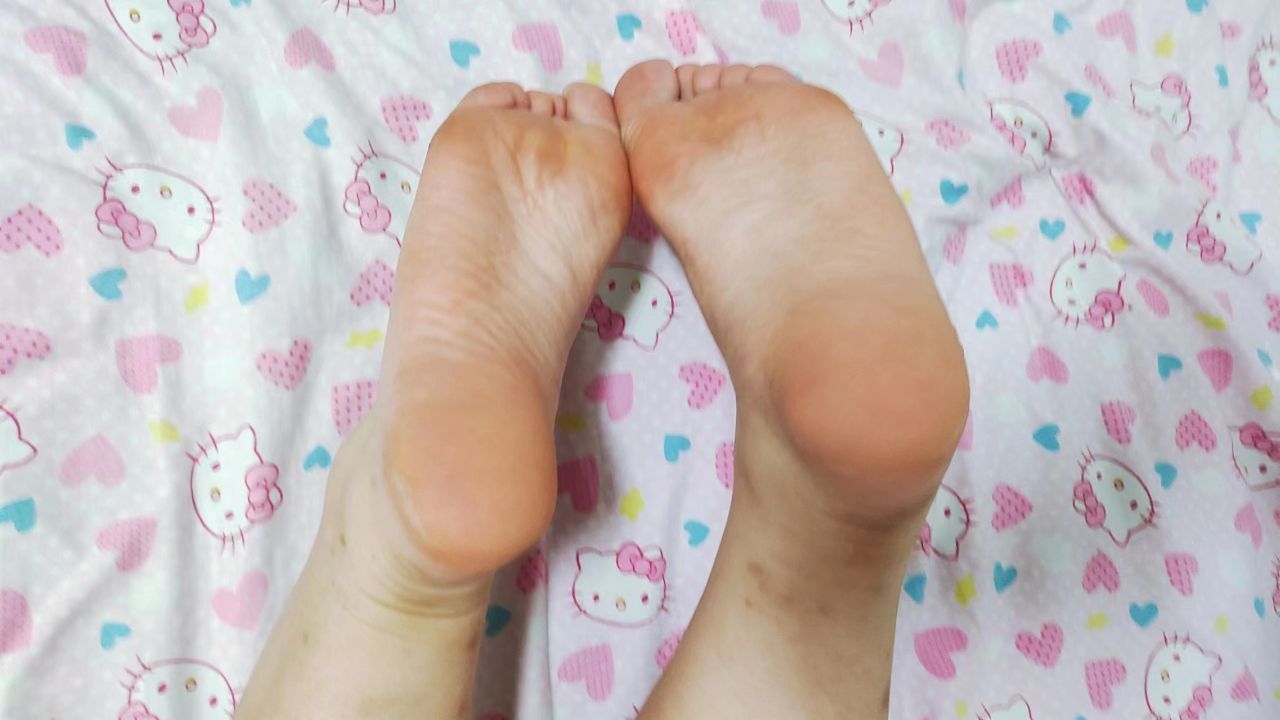 掰指-长相一般的妹子 掰指-长相一般的妹子