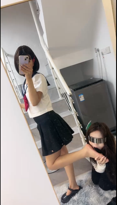 套路直播-【对镜畜化素人美女刑虐】 套路直播-【对镜畜化素人美女刑虐】