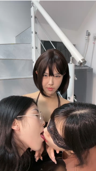套路直播-橙宝调教俩女奴互相舔脚 套路直播-橙宝调教俩女奴互相舔脚
