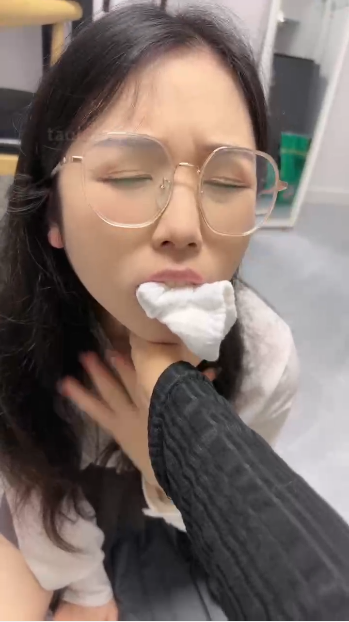 套路直播-橙宝4976952892舔脚 套路直播-橙宝4976952892舔脚
