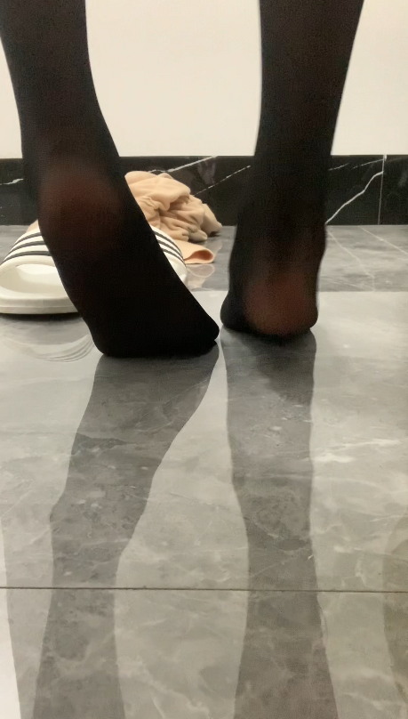 胆胆回家被偷窥 胆胆回家被偷窥