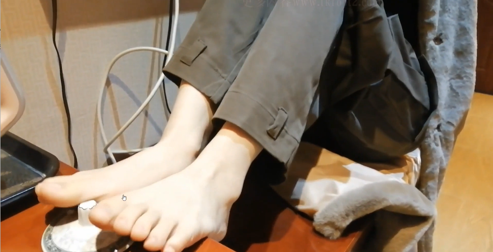 约女学生航航舔脚 约女学生航航舔脚