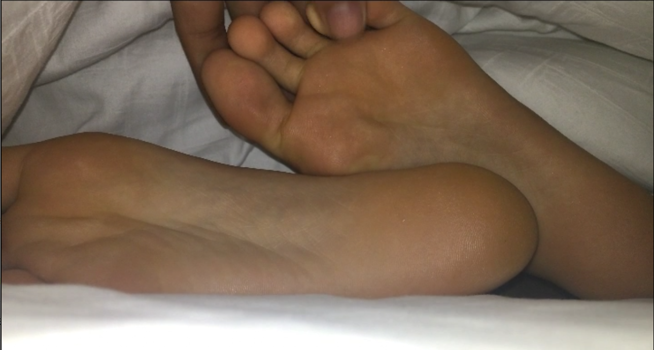 同行妹妹熟睡舔脚 同行妹妹熟睡舔脚