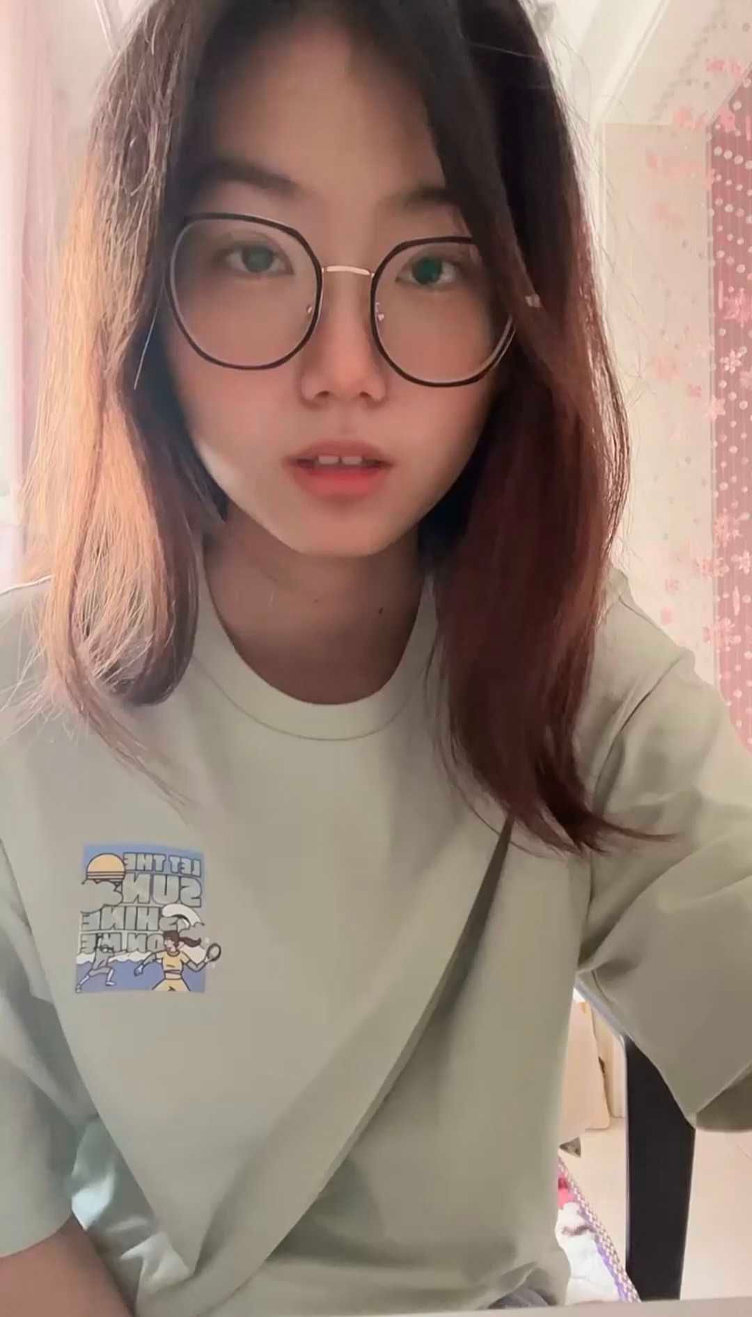(素人)套路呆萌眼睛妹足模面试 脚脸同框 (素人)套路呆萌眼睛妹足模面试 脚脸同框