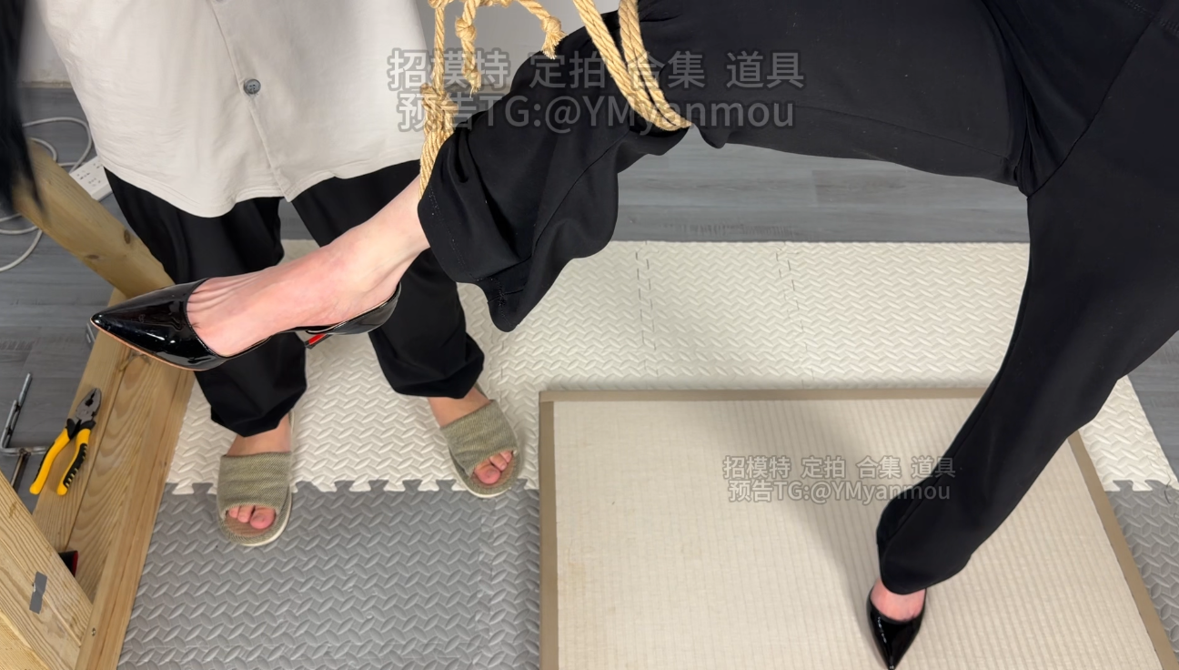 175美女鞭打美脚 175美女鞭打美脚