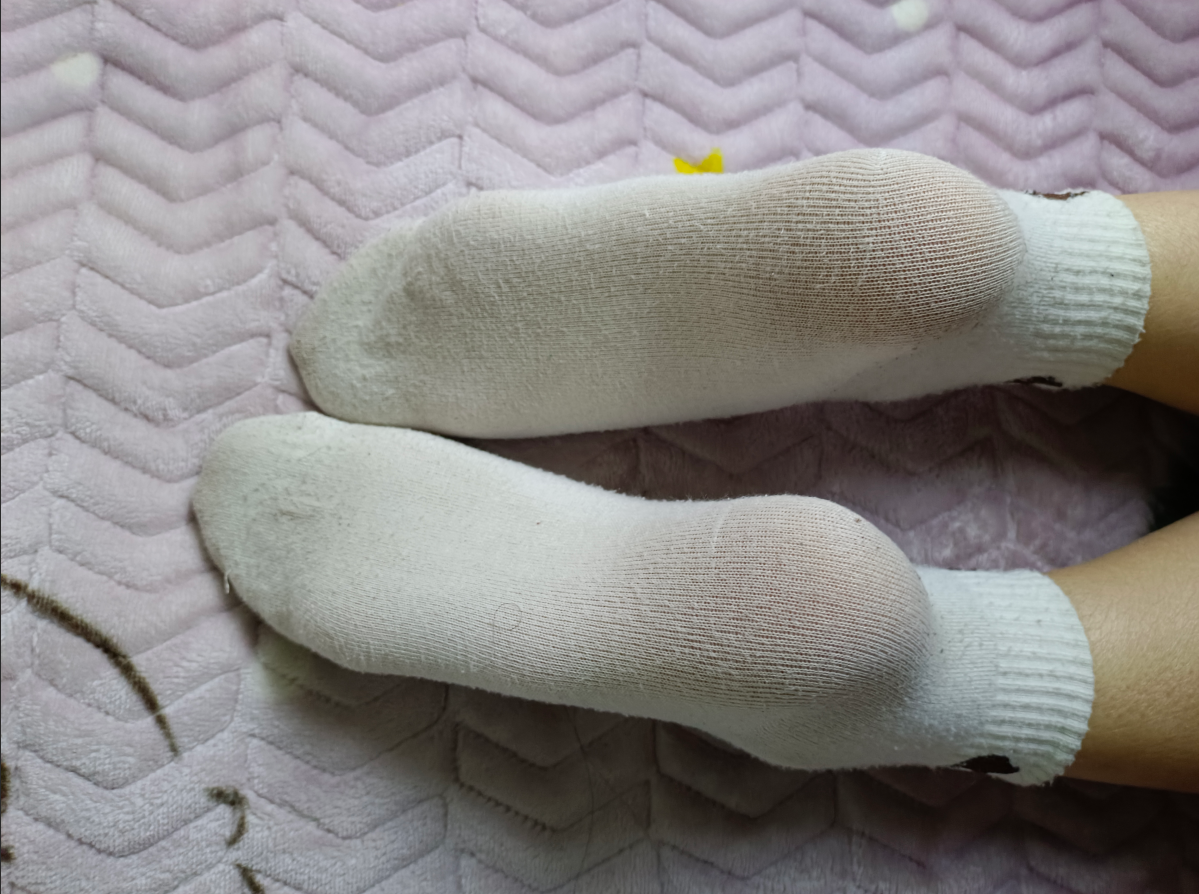 dz-山西女大带聊天记录 40码脚 dz-山西女大带聊天记录 40码脚