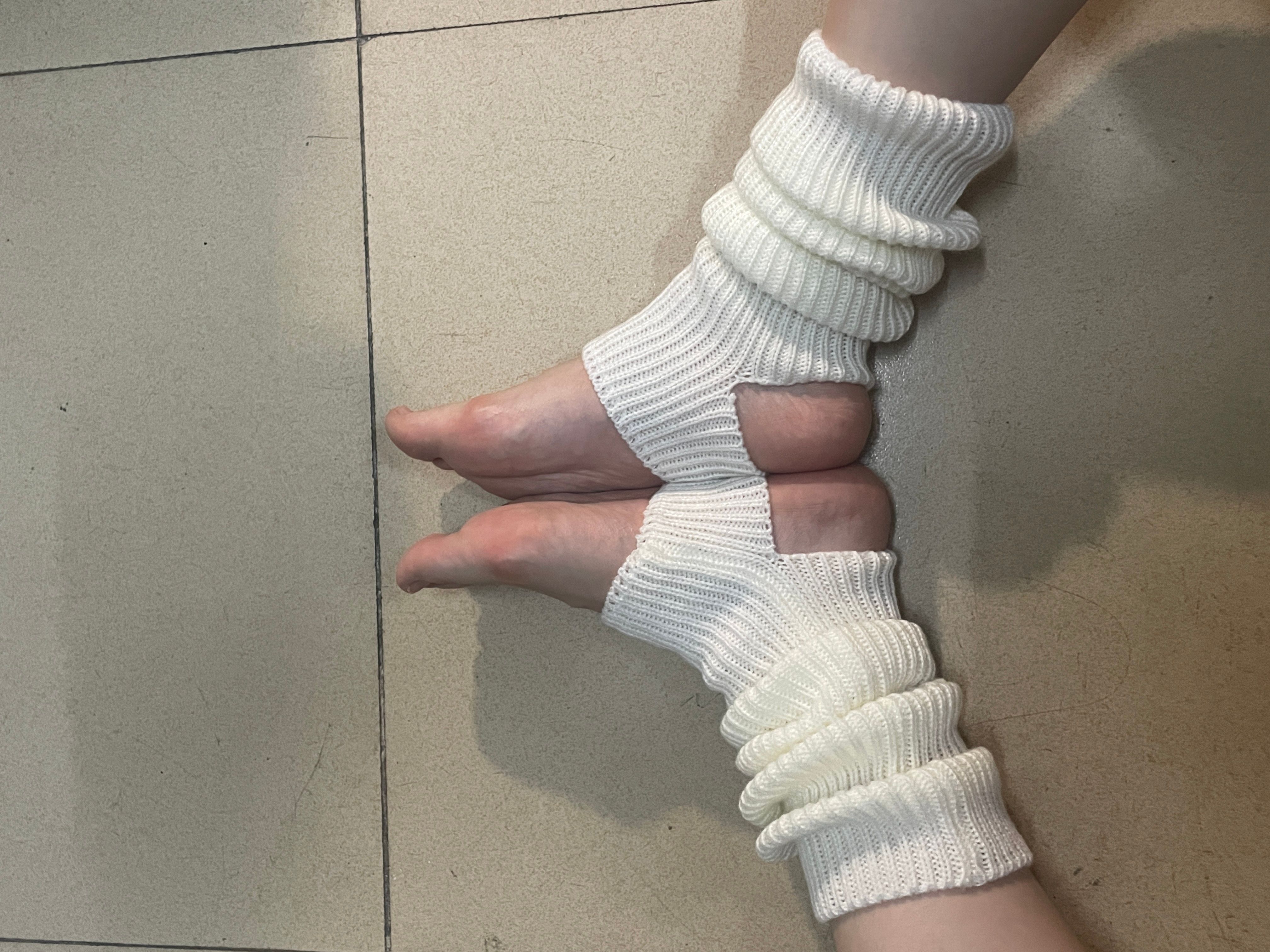 dz-带聊天记录广西大学女生 175 53 40码 -足模面试 dz-带聊天记录广西大学女生 175 53 40码 -足模面试