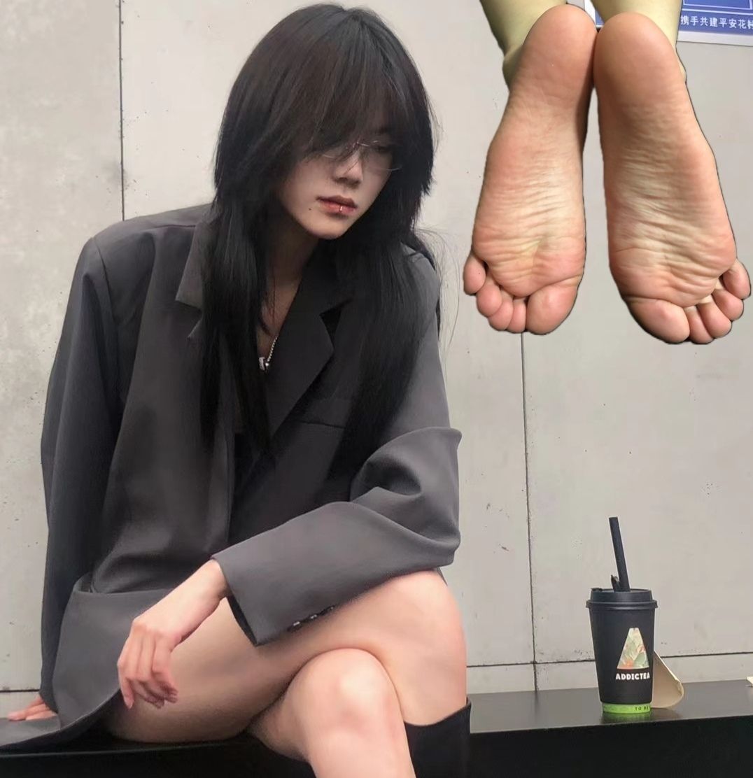 dz-套路一个女同带聊天记录 178 49 39码脚 dz-套路一个女同带聊天记录 178 49 39码脚