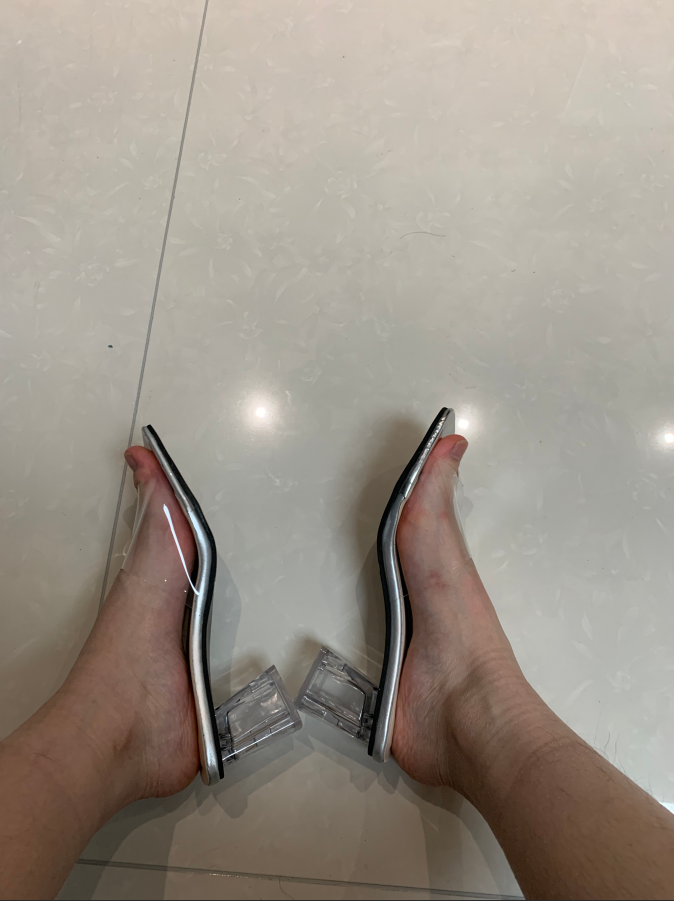 dz-套路女大张紫婧 168 50 38码脚 dz-套路女大张紫婧 168 50 38码脚