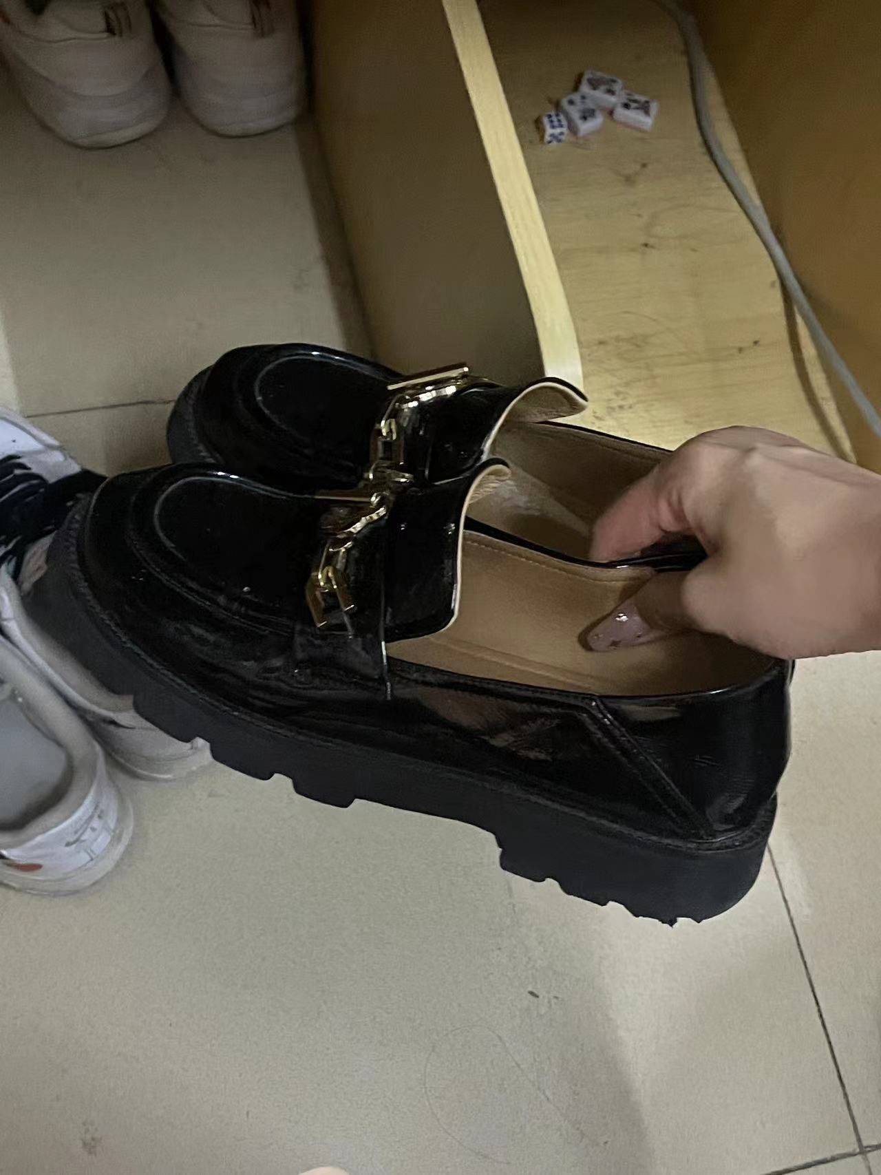 dz-带聊天记录广西大学女生 175 53 40码 -足模面试 dz-带聊天记录广西大学女生 175 53 40码 -足模面试
