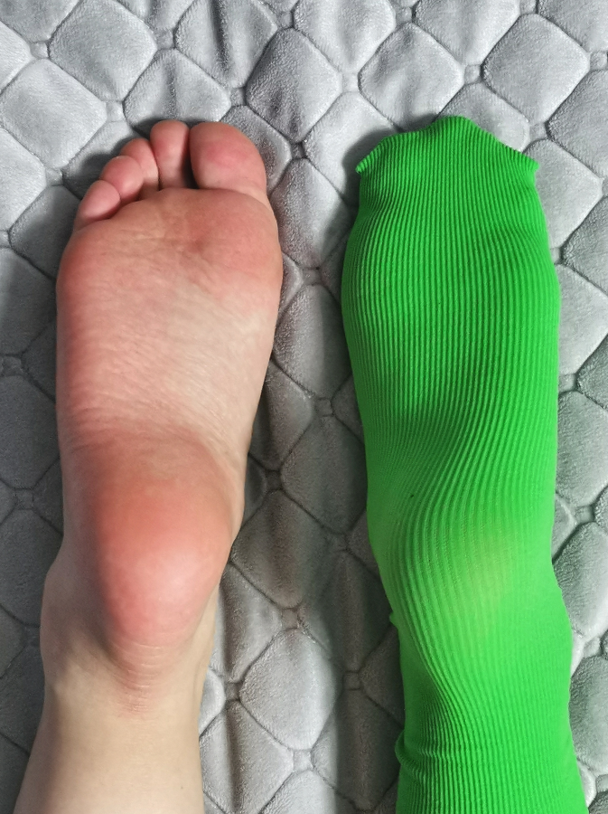 dz-王婧溪 160 44 37码脚-脚脸同框 dz-王婧溪 160 44 37码脚-脚脸同框