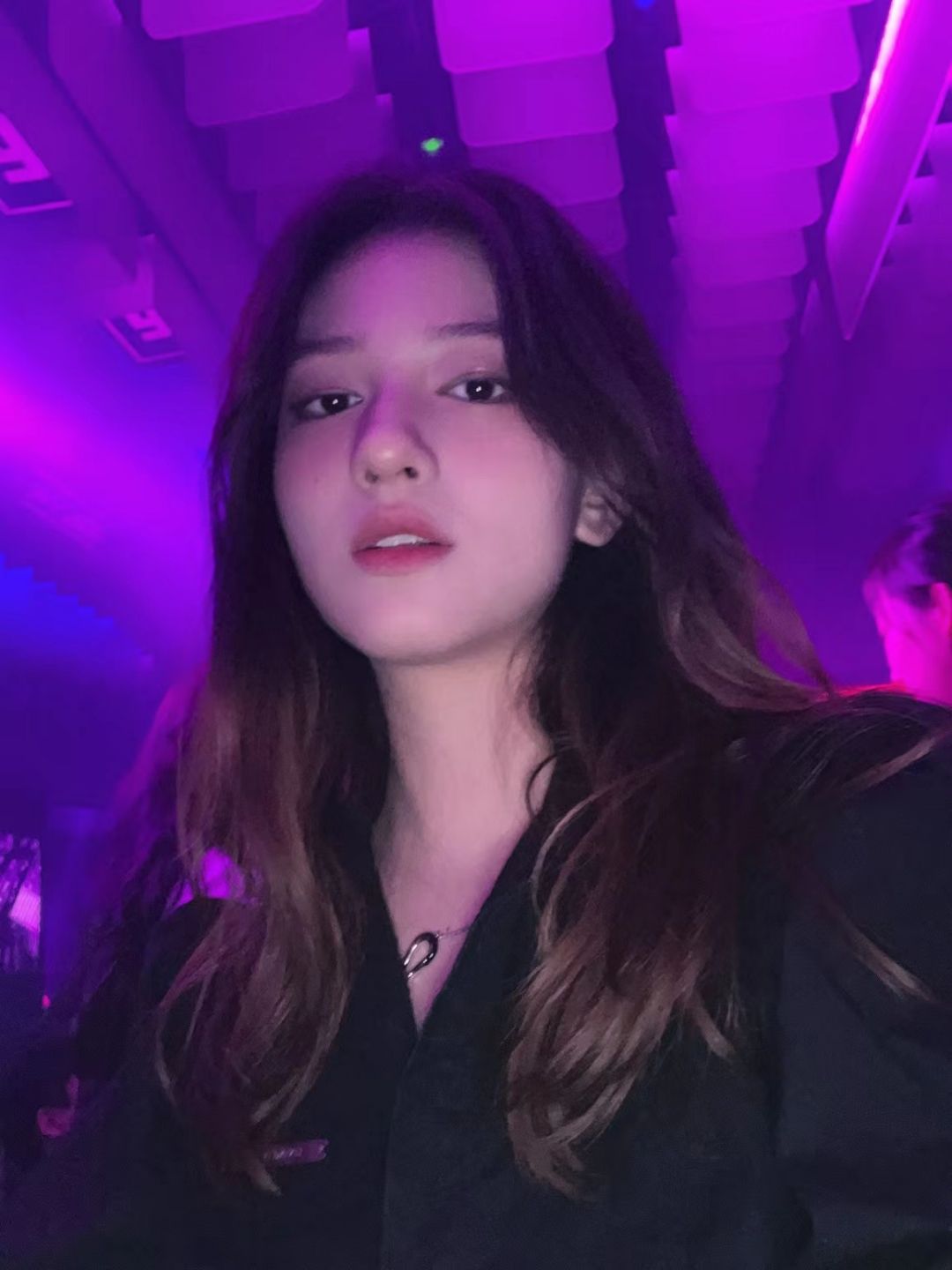 dz-带聊天记录广西大学女生 175 53 40码 -足模面试 dz-带聊天记录广西大学女生 175 53 40码 -足模面试