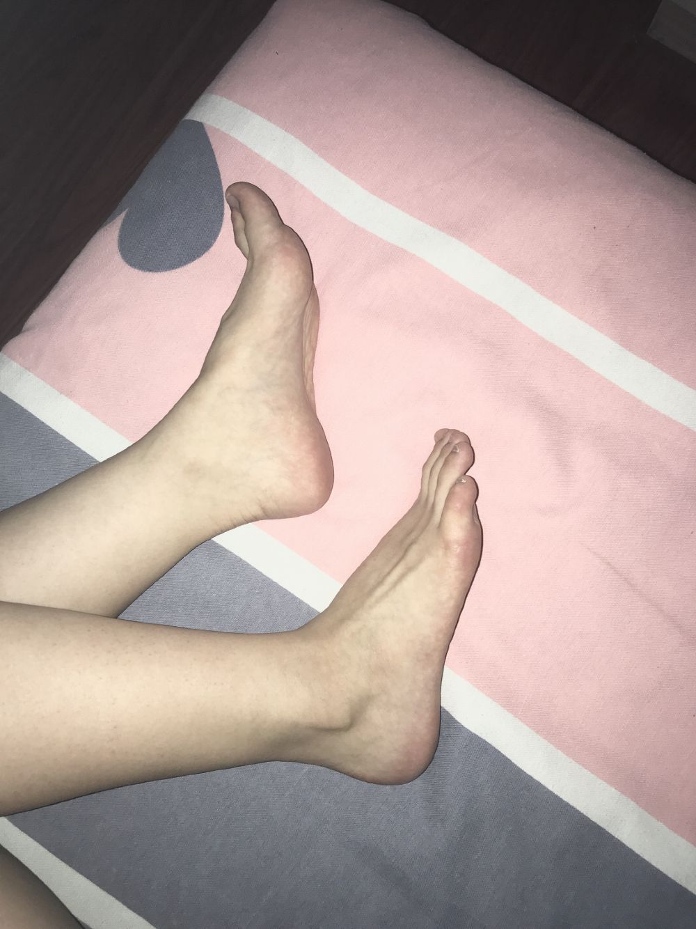 dz-拉拉女生40码脚 带全套聊天记录 dz-拉拉女生40码脚 带全套聊天记录