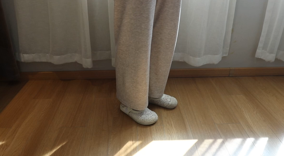 怀孕五个月了…她的脚超级怕痒 怀孕五个月了…她的脚超级怕痒